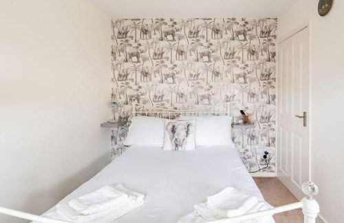 Spacious 3bed semi/Gamesroom/Drive/10mins to City - Foto 19