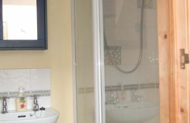 Sea-view Apts Ferry Savings - Photo 16