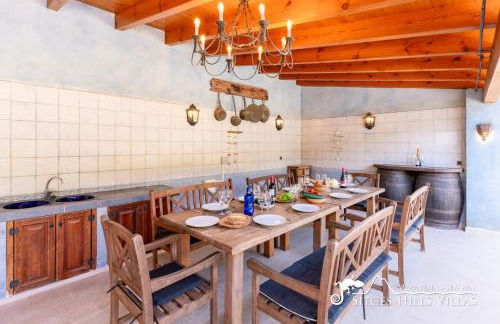 Spacious Villa Santa Fe - private pool, big garden and A/C close to Sitges - Photo 9