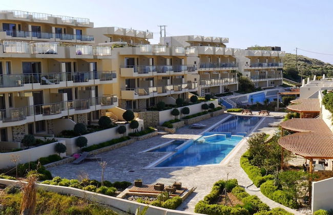 Elegant, Modern With Shared Swimming Pools - Foto 9