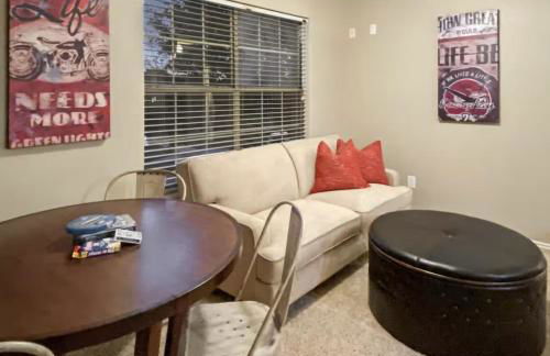 Pro Designed Home 4BDRM POOL - Foto 9