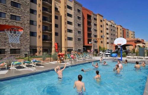 Family Getaway - Outdoor Activity Oasis - Mins to Downtown and Water Parks - Jacuzzi - Game Rm - Foto 49
