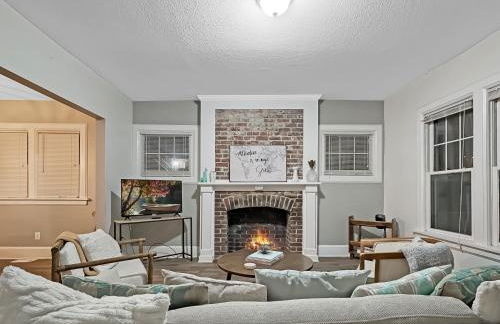 Chic 2BR Duplex Free Parking near Hospitals - Foto 1