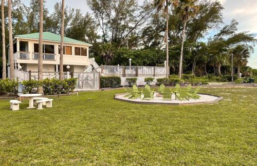 Remote Island Retreat with Private Ferry, Pool, Beach - Foto 54