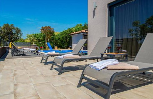 Villa with Swimming Pool, Outdoor Kitchen, Sauna, Hot Tub, Play Area, Sea View - Foto 28