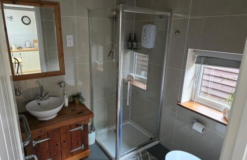 Birch Cottage with private wood fire hot tub - Foto 19