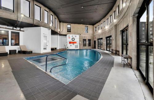 Blue Bliss Indoor Pool, FREE Parking, Near NYC - Foto 35