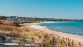 Midcentury home, private beach. large great room - Foto 5