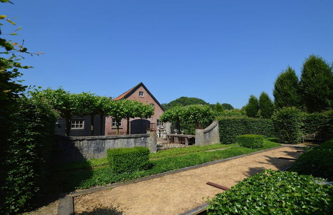 Grand Holiday Home in Alphen with Sauna & Hot Tub - Foto 38