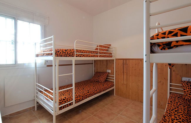 Spacious Villa with Hot Tub in Arenas - Photo 2