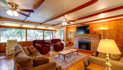 Cozy Cabin on 1 Acre in Premier Pine Neighborhood - Foto 2