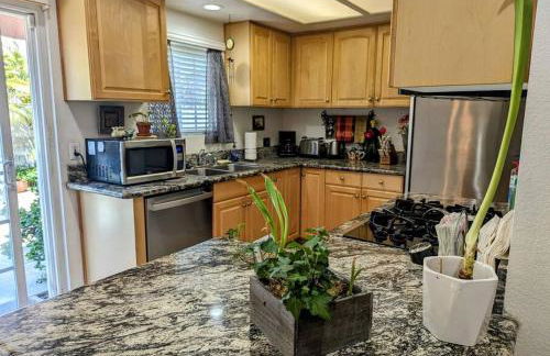 5 Minutes to South Bay Beaches! Private 2 bedroom 2 bath 2 level home with patio Excellent value! - Foto 29