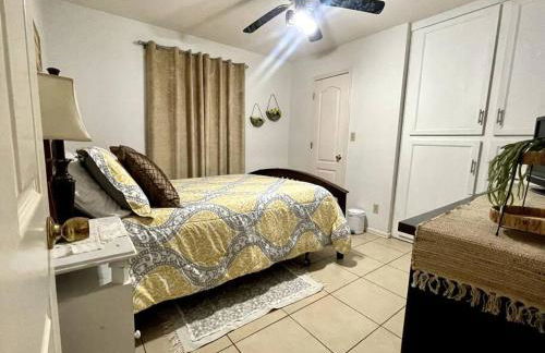 Rest, Relax & enjoy the entire cozy vacational home! - Photo 15