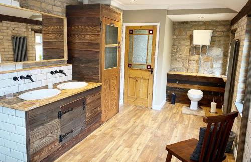 Farndale House-Hot tub - Photo 26