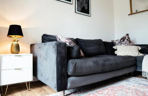 Large 4 BedroomProperty driveway and 3 bathrooms - Photo 7