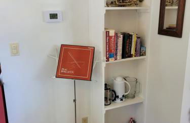 Oscoda Hilltop Haven - Great Location near Beach! - Foto 30