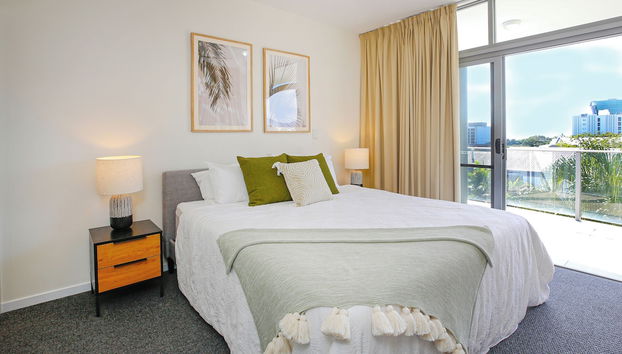 City Centre Apartment with Mountain View - Foto 4, Habitación