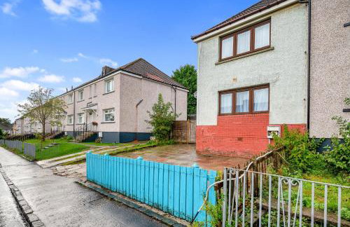 3 Bedrooms Homely House in Motherwell Sleeps 8 comfortably with 6 double beds Near Glasgow Edinburgh Free Private Parking Business Travellers Contractors Holiday Goers Near all Major transport links - Foto 24