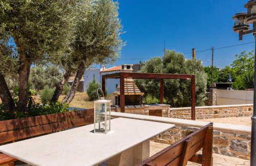 Newly Renovated Villa 4 Seasons with BBQ, private pool, ping pong and football table - Foto 22