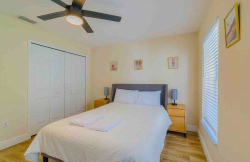 Spacious Home - Heated LED Pool & Ping Pong - Foto 36