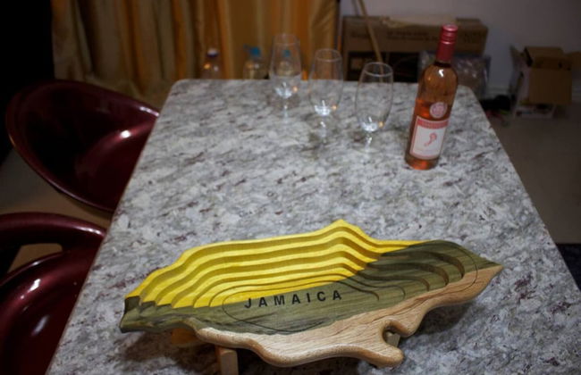 Remarkable 2-bed Apartment in Kingston - Photo 4