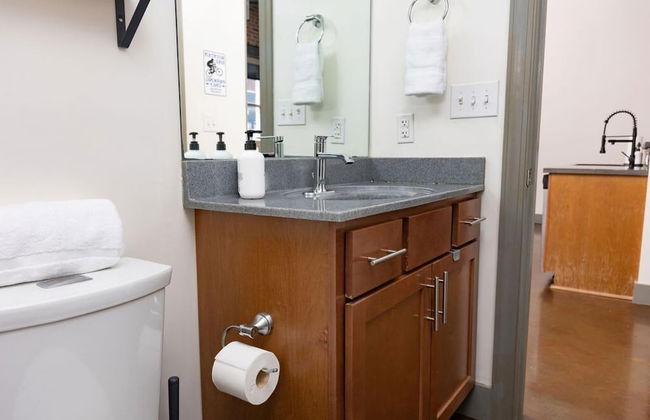 Trendy 1 BR Loft apt Downtown With Exposed Brick - Foto 14