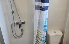 Bright Apartment with Two Balconies and a Seaside Pool - Foto 32