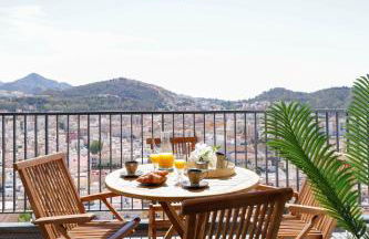 Urban Sky with Balcony and Sea View P&O 26H - Photo 7