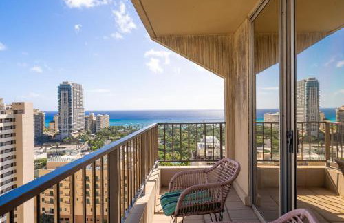 Honu Hale Penthouse 2 BDR Ocean View Waikiki - Photo 47