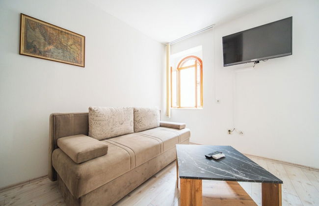 M & J Central Suites - Photo 65