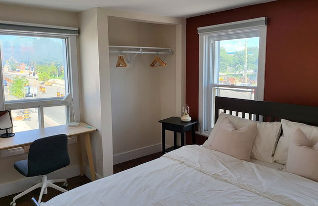 JstLikeHome - Old Ottawa - Photo 3