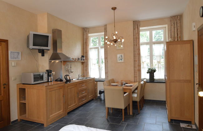 Cozy Studio in a 16th Century Castle - Photo 10