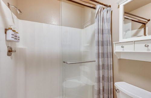 Stroll to The Village Year-Round Family Getaway - Foto 18