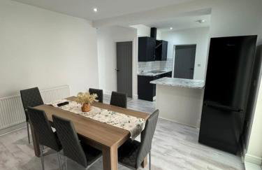 3 bedroom Home in chesterfield with front and back gardens - Foto 35