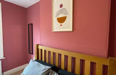 Victorian red-brick home in picturesque market town - Photo 8