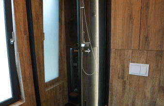 Brzuchem do góry - Foto 15