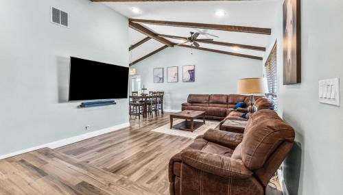 Bright and Comfy 5 Star Location with a Heated Pool - Photo 3