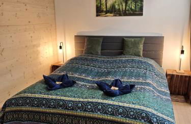 Ferienhaus Wintergarten für 8 Gäste und 2 Hunde in der Eifel mit toller Aussicht, Kamin und Garten - Foto 13