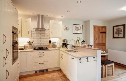 Upper Gelli Luxury Holiday Lodge, Converted Dairy & Cosy Shepherds Huts - Photo 78