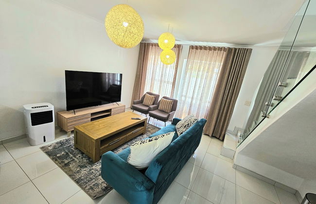 Summer Grove House by Tanaka Kingdom - Photo 6