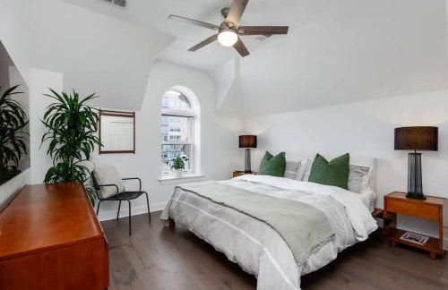 Lumber Barons Detroit Brush Park Penthouse 3BR 2 Kings 1 Queen 2 Baths 1 Car Garage - Photo 5