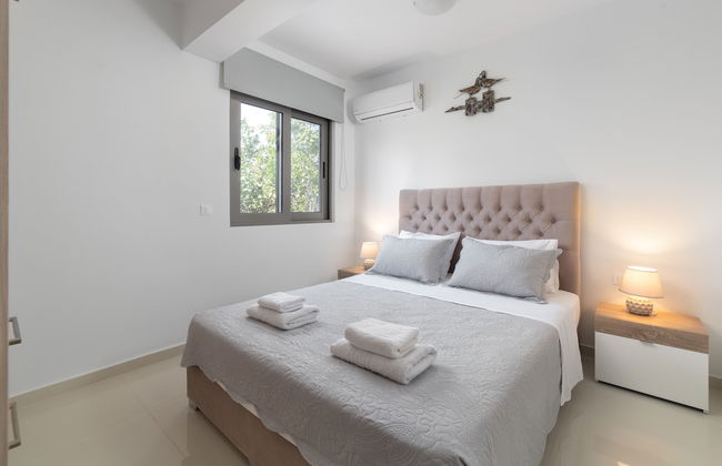 Rhodes Luxury Apartments - Photo 2