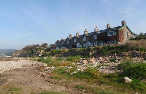 Shore Cottage - Photo 1