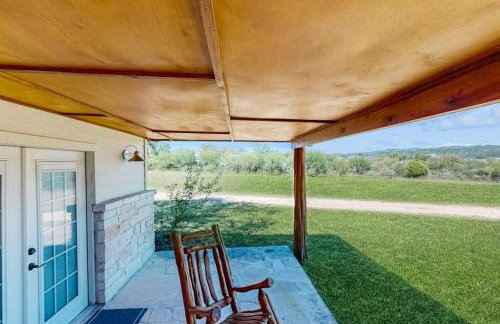 4-Bedroom Spacious Home with Guest House & Pool, Located on 9 Acres of Land - Foto 45