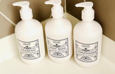 Hollywood Penthouse with Balcony & Pool View - Photo 60