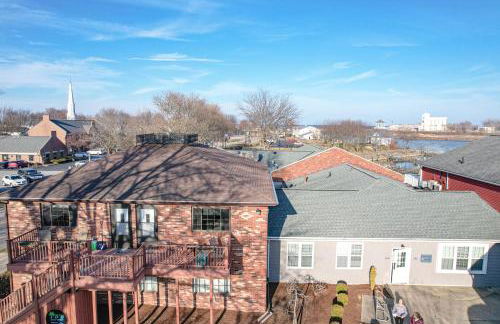 Modern Condo Central Huron Boat Basin Area - Foto 17