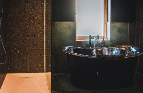 Coastal Courtyard with Hot Tub, Greatstone - Foto 23