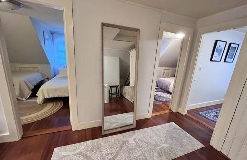 Big New England Family Home; walk to beach, shops - Foto 33