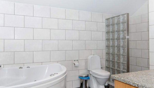 6 Person Holiday Home in Glesborg - Foto 5, Baño