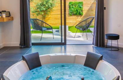 Nuit confort avec Balnéo XXL privative et Climatisation - Photo 1